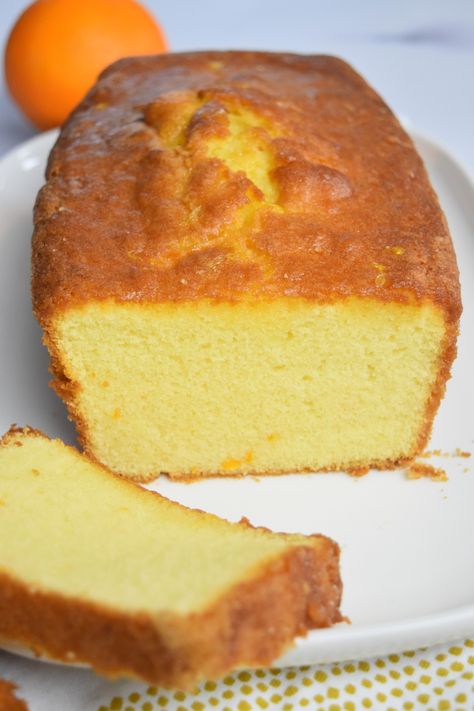 La meilleure recette de cake à l'orange est bien celle de Pierre Hermé, tellement moelleux et parfumé ! Un cake si bon qu'il devient addictif. Mug Cake Cake Mix, 3 Ingredient Mug Cake, Orange Sponge Cake, Mug Cake Healthy, Cake Orange, Mini Croissants, Mug Cake Microwave, Cheesecake Dip, Cake Factory