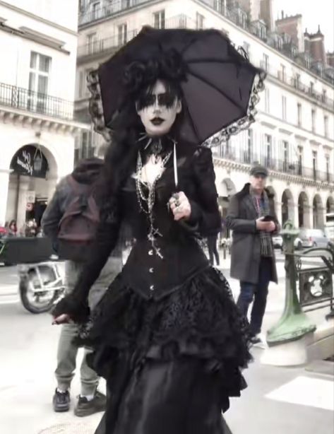 Goth X Metalhead, Goth Glam Outfits, Women's Gothic Fashion, Chubby Goth, Trad Goth Outfits, Goth Outfit Inspo, Types Of Goth, Traditional Goth, Celestia Ludenberg