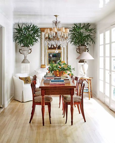 Decorate with Memories Southern Decor, Small Tiny House, Stylish Dining Room, Summer Dining, Beautiful Dining Rooms, Elegant Dining Room, House Interiors, Small Dining, Elegant Dining