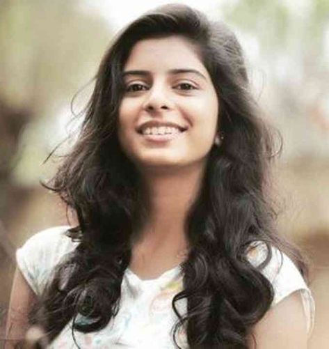 Siddhi Mahajankatti Age, Affairs, Height, Net Worth, Bio and More | The Personage Movies Malayalam, Kochi Kerala, Malayalam Movie, Movie Actress, Young Celebrities, Film Buff, Cute Couples Photography, Malayalam Actress, Kerala India