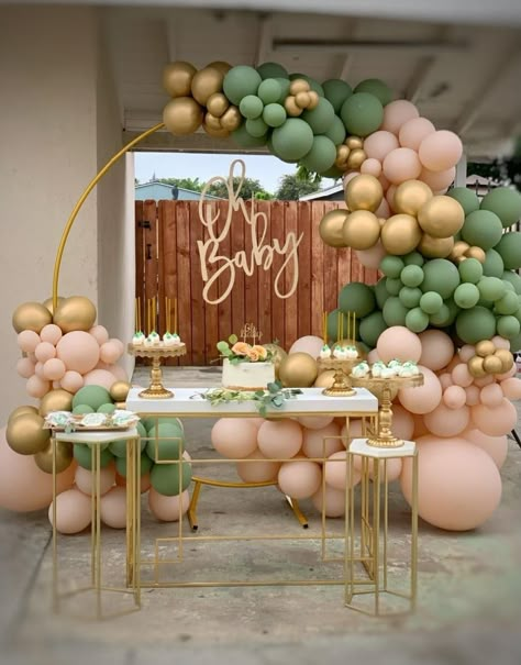 Ideas Para Baby Shower, Baby Shower Verde, Baby Shower Unisex, Deco Ballon, Deco Champetre, Boy Baby Shower Ideas, Baby Shower Theme Decorations, Baby Shower Deco, Outdoor Baby Shower