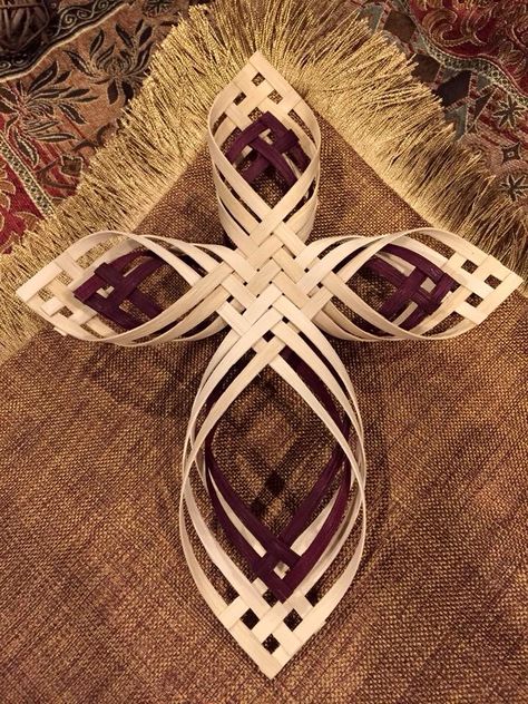 Double Palm Cross Woven Ornaments, Bamboo Cross, Palm Cross, Sewn Christmas Ornaments, Woven Cross, Cross Christmas Tree, Fun Christmas Party Games, Basket Weaving Patterns, Holiday Baskets