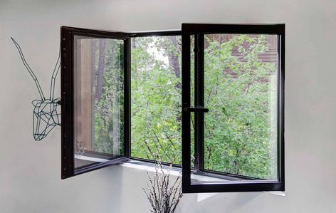 Aluminum Windows Design, Modern Windows And Doors, Window Architecture, Montana Homes, Window Handles, Aluminium Windows, Beautiful Windows, Rental Decorating, Modern Windows