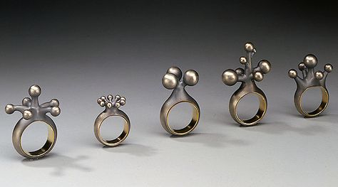 Joe Wood (US) – ball rings 1999 – cast sterling silver, with 18K gold liner Hollow Ring Design, Wax Carving Jewelry, Hollow Ring, Carved Ring, Creative Jewelry, Contemporary Jewellery, Contemporary Jewelry, Love Ring, Artistic Jewelry