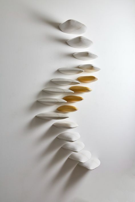 Maren Kloppmann, Ceramic Wall Art Sculpture, Clay Vessels, 3d Wall Sculpture, Ceramic Wall Sculpture, Inspiring Interiors, Diy Ceramic, Parametric Design, Ceramic Wall Art