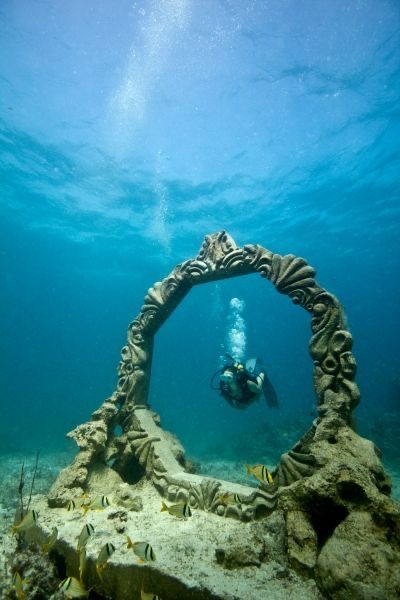 Underwater Museum, Underwater Ruins, Underwater Sculpture, Lost City Of Atlantis, Sunken City, Mexico Map, Quintana Roo Mexico, Underwater City, Underwater Art