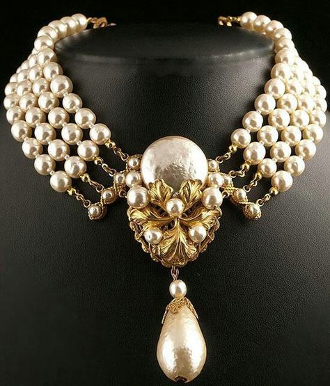 1950 Miriam Haskell Jewelry, Miriam Haskell, The Necklace, Baroque Pearl Necklace, Pearl And Lace, A Necklace, Vintage Pearls, Vintage Costume Jewelry, Tahiti