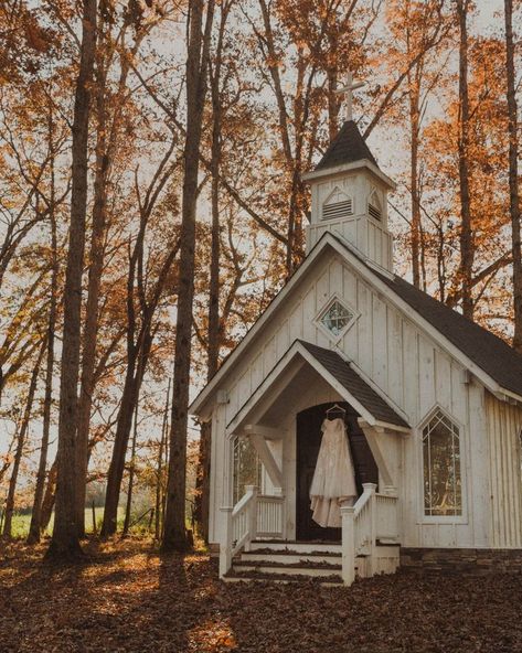 Fall Chapel Wedding, Little Chapel Wedding, Old Chapel Wedding, Rustic Chapel Wedding, Homestead Compound, Vintage Chapel Wedding, Farmers Wedding, Vintage Church Wedding, Backyard Chapel