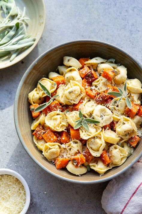 Roasted Butternut Squash Cubes, Butternut Squash Sausage, Butter Garlic Sauce, Tortellini Skewers, Butternut Squash Cubes, Cut Butternut Squash, Healthy Food Alternatives, Tortellini Recipes, Tortellini Pasta