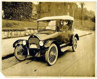 1910 Aesthetic, 1900s Aesthetic, Automobile Companies, New York Tours, Classic Sports Cars, Vintage Radio, Car Posters, Classic Cars Vintage, Rare Photos