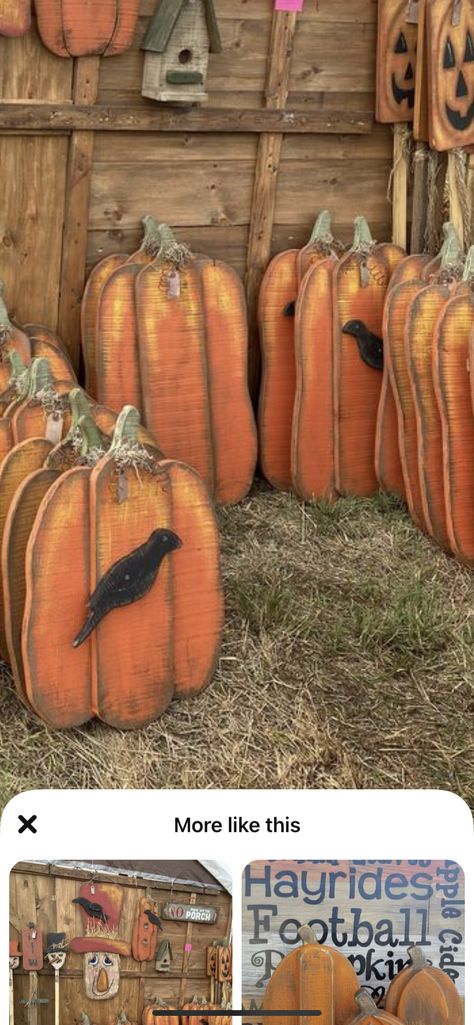 Wooden Yard Pumpkins Diy, Wooden Pallet Halloween Decorations, Fall Wood Yard Decor, Fence Picket Pumpkins, Wood Witch Crafts, Pallet Fall Decorations Diy, Wood Pumpkins For Porch, Wooden Pumpkins Diy Front Porches, Fall Crafts To Sell 2023