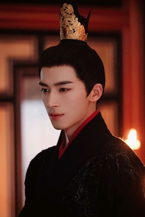 Chinese Clothing Traditional, Chinese Series, Handsome Asian Men, Chinese Movies, Asian Celebrities, Teenage Boys, Tv Drama, The Double, Actor Model