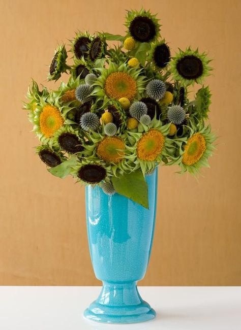 Tulips Cake, Flowers In Containers, Sunflower Arrangement, Vases And Flowers, Buying Flowers, Drying Flowers, Tropical Floral Arrangements, Paintings Flowers, Turquoise Vase