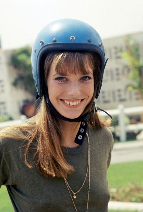 Style Jane Birkin, Louise Follain, French Girl Hair, Sabina Socol, Jane Birkin Style, Danielle Steel, Charlotte Rampling, Julia Louis Dreyfus, Francoise Hardy