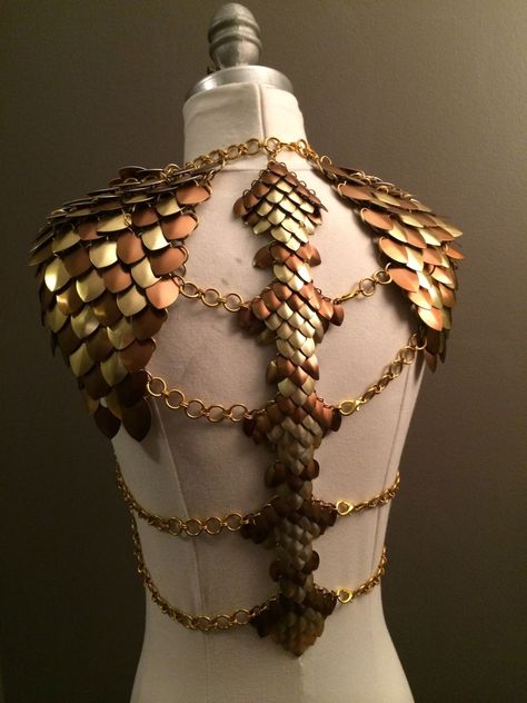 Mail Armor, Scale Mail, Mail Ideas, Dragon Costume, Fashion Fantasy, Warrior Queen, Gareth Pugh, Dragon Scale, Fantasy Costumes