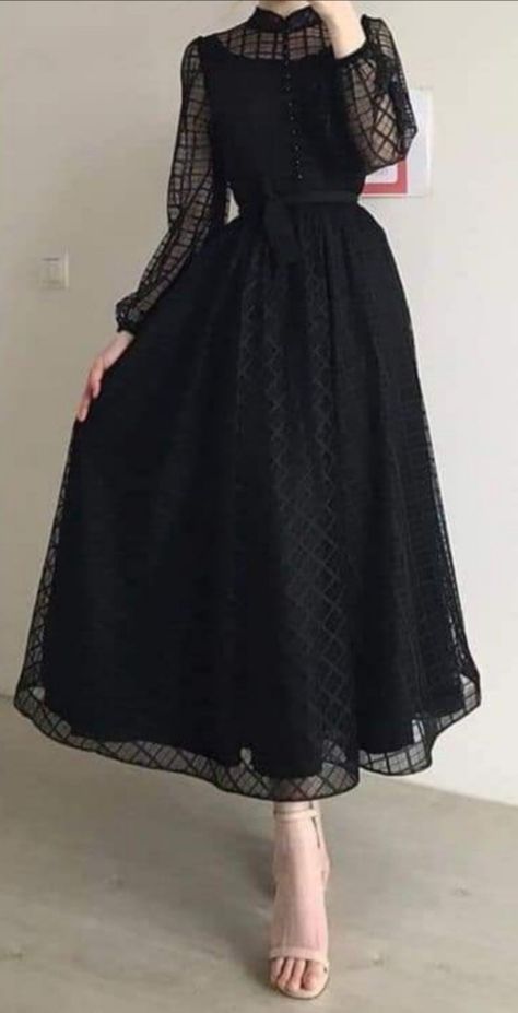 Old Fashion Dresses, Women Dresses Classy, Trendy Dress Outfits, Korean Fashion Dress, Stylish Party Dresses, Stylish Dress Book, Stylish Dresses For Girls, Fashion Attire, Stylish Dress Designs