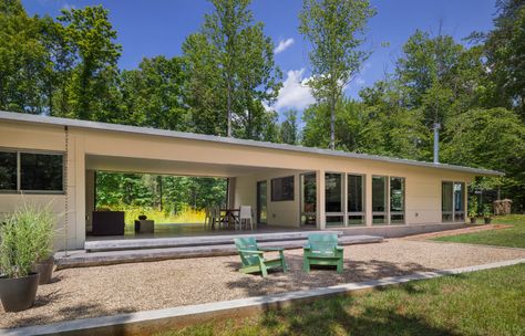 Divide and Conquer: 7 Modern Dogtrot Houses - Architizer Journal Dog Trot Floor Plans, Dog Trot Homes, Dogtrot House Plans, Dogtrot House, Dog Trot House Plans, Dog Trot House, Green Architect, Home Art Studio, Modern Architects