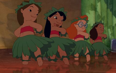 Lilo hula dancing Captain Gantu, Lilo Pelekai, Hula Dancing, Lilo En Stitch, Aesthetic Disney, Disney Wiki, Hula Dance, Lilo Et Stitch, Lilo Y Stitch