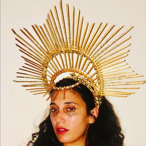 Handmade Gold Halo Headpiece Is One Of A Kind. With Battery Powered Led Lights, To Shine The Brightest In Any Room. Sun Crown, Halo Headpiece, Gold Halo, Gold Light, Handmade Gold, To Shine, Flower Crown, Headpiece, Light Up