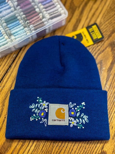 Carhartt Hat Embroidery Diy, Embroidered Hat Diy, Embroidery Beanie Ideas, Beanie Embroidery Ideas, Hat Embroidery Ideas, Carhart Hats, Embroidered Hats Ideas, Carhartt Beanies, Beanie Embroidery