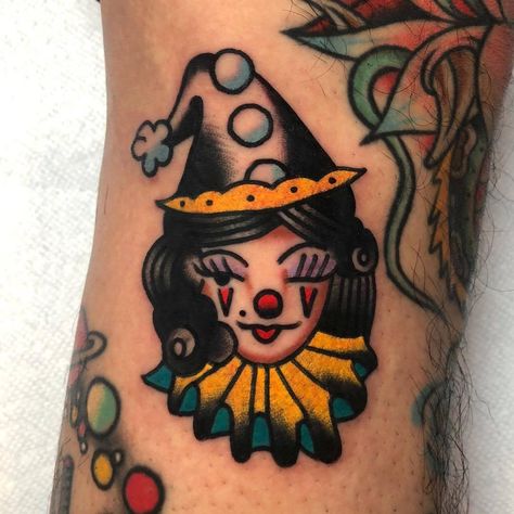 Tattoo artist Akira Latanzio, color old school traditional tattoo | USA Circus Tattoo, Old School Tattoos, Traditional Tattoo Inspiration, Traditional Style Tattoo, Kunst Tattoos, Clown Tattoo, Tattoos Mandala, Traditional Tattoo Sleeve, Theme Tattoo