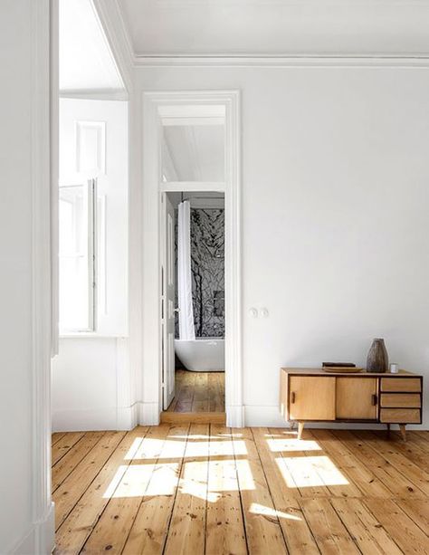 natural wood floors and decor in minimalist modern home. / sfgirlbybay Light Wooden Floor, Modern Appartement, Natural Wood Flooring, Wooden Floors, Empty Room, Open Door, Interior Design Magazine, Style At Home, Home Fashion