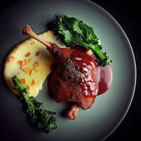 piced duck confit with a port and damson sauce jerusalem artichoke purée with toasted flaked almonds and purple sprouting broccoli. The duck is spiced with my twenty-spice blend which is based on Chinese five-spice powder and a few additions. By - @yorkshiregourmet #ChefsOfInstagram by chefsofinstagram Burnt Onion, Pickled Mushrooms, Confit Duck, Sprouting Broccoli, Food Plating Techniques, Gourmet Food Plating, Duck Confit, Decorações Com Comidas, Fine Dining Recipes