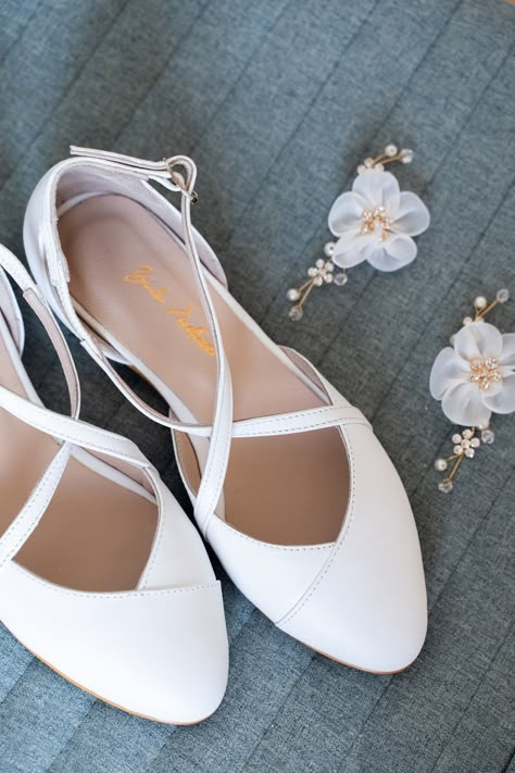 Low Wedding Shoes, Flats For Wedding, White Wedding Shoes Flats, Wedding Flats For Bride, Bridal Ballet Flats, Bride Flats, Wedding Shoes White, Comfortable Bridal Shoes, White Ballet Flats