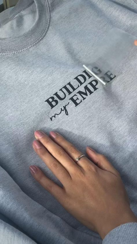 Empowering women sweatshirt, building my empire sweatshirt in grey. Sweatshirt Business, Building My Empire, Small Business Clothing, Small Business Shirt, Tshirt Printing Business, Christian Shirts Designs, T Shirt Design Ideas, Creative T Shirt Design, Trendy Shirt Designs