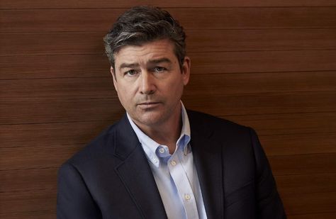 Kyle Chandler Kyle Chandler, Joseph Gordon, American Story, Joseph Gordon Levitt, Purple Hearts, Wolf Of Wall Street, The Dark Knight Rises, Historical Characters, Real Life Stories