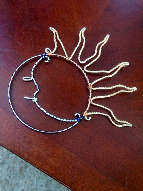 Crescent moon and sun wire wrap. How To Wire Wrap Crescent Moon, Sun Wire Wrap, Diy Wire Sun Pendant, Wire Crescent Moon, Wire Dreamcatcher, Wire Sun Pendant, Crescent Moon And Sun, Wire Sun, Wire Moon