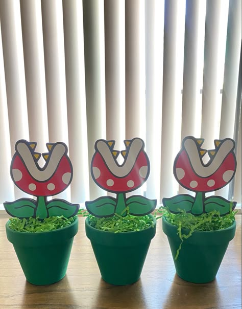 Super Mario Party Table Decorations, Mario Bros Party Centerpieces, Diy Mario Centerpieces, Mario Party Centerpieces Ideas, Super Mario Bros Table Decor, Mario Bros Centerpieces, Super Mario Bros Table Centerpieces, Mario Bros Birthday Centerpieces, Princess Peach Centerpiece Ideas