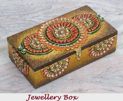 Find a great collection of jewellery boxes with an exclusive range of jewellery storage.Jewellery Box is a secured place to hold your jewellery or apparel. Visit the website today. Wooden Box Lippan Art, Jwellary Box Craft, Lippan Rangoli, Lippan Designs, Jewellery Box Diy, Jewellery Box Design, Beer Bottle Art, Thali Decoration Ideas, Clay Box