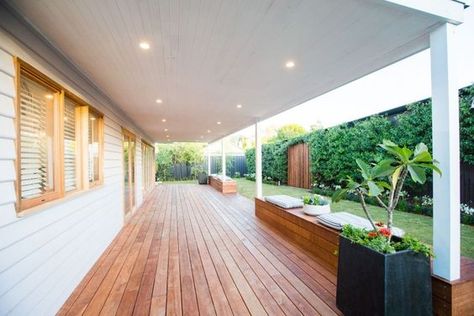 Back garden Deck Ideas Australia, Back Deck Ideas, Beach House Getaway, Home Renovation Loan, Weatherboard House, Bungalow Renovation, Home Improvement Loans, Deck Designs Backyard, Outdoor Living Rooms