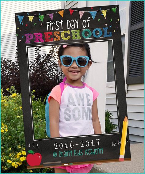 Back To School Frame, School Photo Frames, First Day Of School Photo, School Photoshoot, First Day Of School Pictures, First Day Of Preschool, School Interview, Chalkboard Poster, School Frame