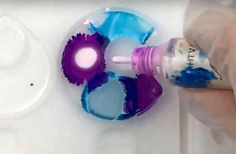 Alcohol Ink In Resin, Resin Jewelry Tutorial, Diy Resin Earrings, Earring Video, How To Make Resin, Clear Epoxy Resin, Resin Pour, Resin Tutorial, Clear Epoxy