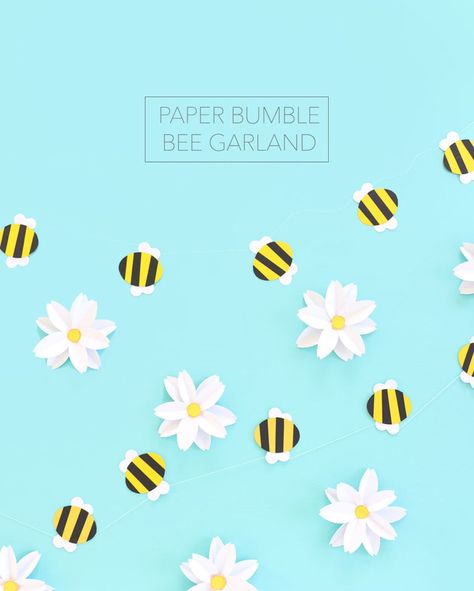 Ring in the spring with this easy to make paper bumble bee garland that uses paper and just a few other basic supplies! Bee Garland Diy, Paper Bees Diy, Winter Paper Crafts For Kids, Paper Bumble Bee, Bee Garland, Bee Paper, Diy Garlands, Kids Paper Crafts, Bee Birthday Party