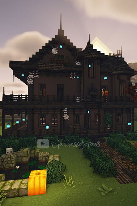 Minecraft Haunted House, Minecraft Gothic House, Build A Haunted House, Haunted House Drawing, House In Minecraft, Minecraft House Plans, Minecraft Modern, Minecraft Cottage, Minecraft Birthday Party