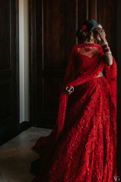 Lehenga Simple, Red Indian Wedding, Roka Ceremony, Red Bridal Dress, Bridal Lehenga Designs, Latest Bridal Lehenga, Wedding Lehenga Designs, Indian Bride Outfits, Bridal Lehenga Collection