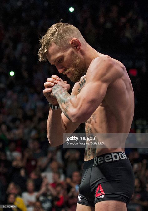 Conor Conor Mcgregor Body, Ufc Training, Gym Back Workout, Muay Thai Martial Arts, Connor Mcgregor, Notorious Conor Mcgregor, Athletic Supporter, Ufc Fighters, Mma Boxing