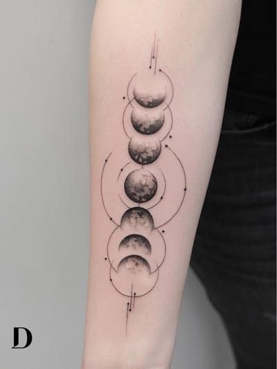 Cosmos Tattoos, Lunar Tattoo, Moon Cycle Tattoo, Cosmos Tattoo, Moon Phases Tattoo, Moon Tattoo Designs, Tattoos Geometric, Hand Poked Tattoo, Beautiful Tattoo