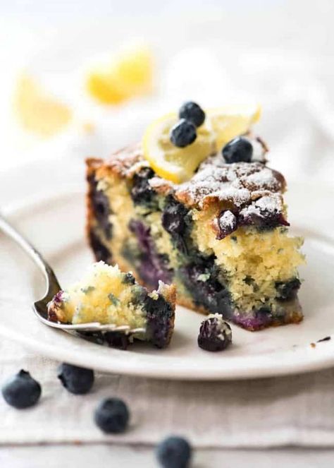 Blueberry Greek Yogurt Cake, Blueberry Yogurt Cake, Yogurt Cake Recipe, Lemon Blueberry Pound Cake, Greek Yogurt Cake, Recipe Tin Eats, Lemon Yogurt Cake, Blueberry Pound Cake, Lemon Blueberry Cake