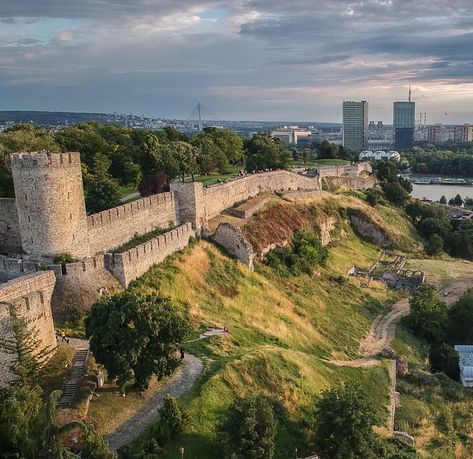 Serbia Aesthetic, Serbian Medieval, Belgrade Fortress, Balkan Peninsula, Belgrade Serbia, Southern Europe, Barcelona Travel, I Want To Travel, City Photography