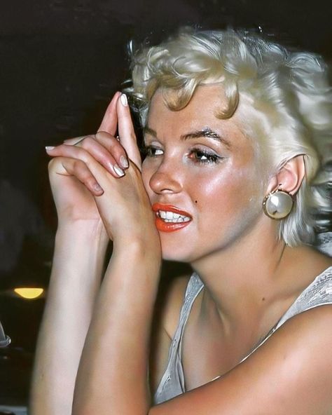 Marilyn Remembered on Instagram: “Candid photo of Marilyn. She is luminous even in a snapshot.  #marilynmonroe #candid #luminous #blonde #realmarilynmonroe…” Eve Arnold, Rare Marilyn Monroe, Marilyn Monroe, A Woman, Twitter, On Instagram, Instagram