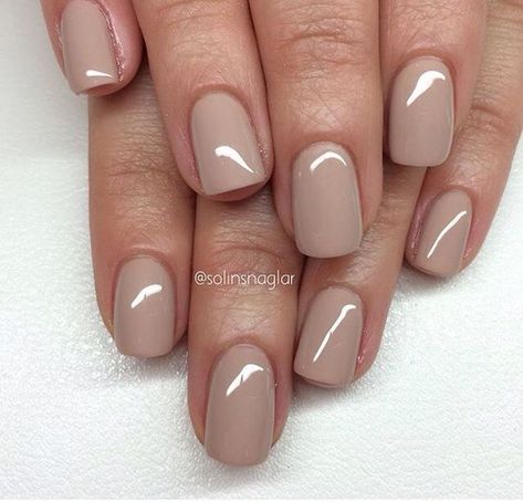 Nails With Beige Dress, Beige Shellac Nails, Light Brown Gel Nails Short, Nude Brown Nails Short, Neutral Winter Nails Acrylic, Nude Tan Nails, Short Nails Beige, Beige Short Nails, Tan Nail Ideas