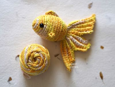 Crochet Angel Fish Pattern Free, Amigurumi Fish Keychain Free Pattern, Free Goldfish Crochet Pattern, Crochet Goldfish Cracker, Crochet Gold Fish Pattern Free, Crochet Mini Fish, Mini Fish Crochet Pattern, Gold Fish Crochet Pattern Free, Goldfish Crochet Pattern Free