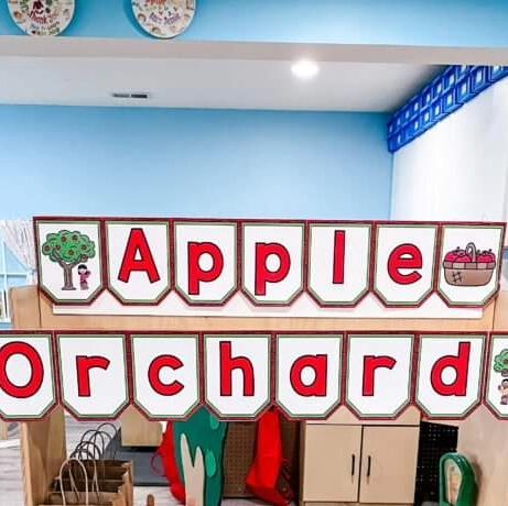 Jamie White on Instagram: "Apple picking is a fun fall activity for many families. 🍎 Bring the fall fun indoors with a Preschool Apple Orchard dramatic play in the classroom. Pick apples at a freestanding tree, enjoy some sweet apple cider, buy some apples, or make some pies. Preschoolers will ask to “pick” this dramatic play center over and over! 🤭  There are several important parts to the Preschool Apple Orchard. 🍏 It can be as simple as a tree to pick apples from and a cash register. But why stop there?!  Comment "APPLE" if you'd like a link to the Apple Orchard dramatic play labels and printables! 👋🍎  #PreschoolTeacher #PlayMatters #PlayMore #PlayIsEnough #PreKTeachers #PlayBasedLearning #EarlyChildhoodEducation #PreschoolTour #LearningThroughPlay #PreschoolActivities #PreKClassro Apple Orchard Dramatic Play, Play In The Classroom, Jamie White, Dramatic Play Center, Apple Preschool, Prek Classroom, Dramatic Play Preschool, Fall Activity, Playbased Learning