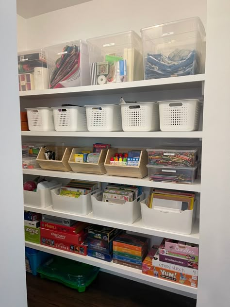 Homeschool Closet Organization, Organization Small Closet, Playroom Closet Organization, Toy Closet Organization, Playroom Closet, Toy Room Organization, Small Playroom, House Organisation, Playroom Storage