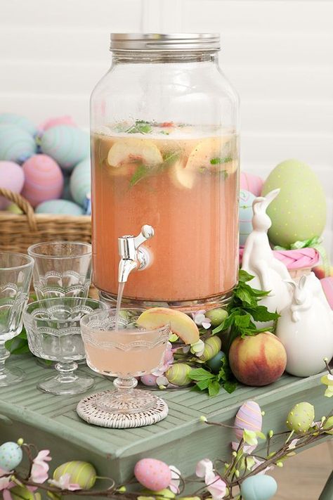 Peach and mint mocktail in drink dispenser. Drink Dispenser Recipes, Mint Mocktail, Easter Drink, Juice Dispenser, Holiday Punch, Hampton Style, Glass Dispenser, Drinks Design, Mocktail Recipe