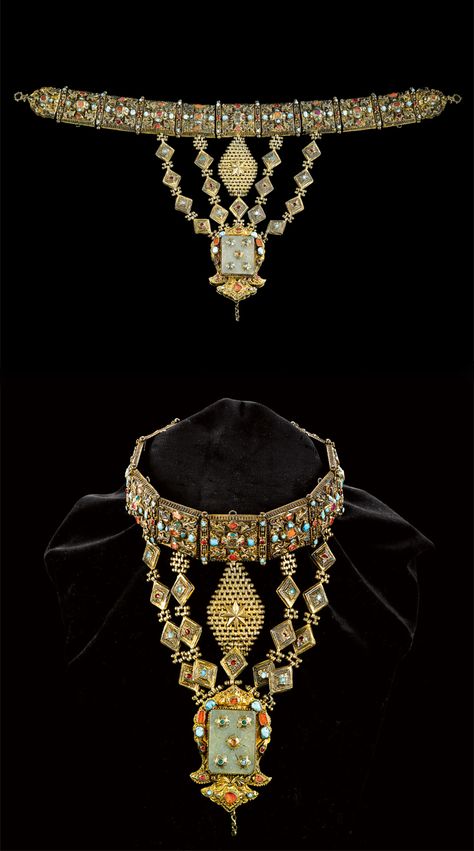 Ottoman necklace. Silver gilt, jade and gemset (including turquoise, carnelian, ruby). Turkey, ca. 15th - 16th century. Ottoman Hands Jewellery, Turkish Head Jewellery, Ottoman Empire Jewelry, Turkish Jewelry Istanbul, Ottoman Silver, Turkey Jewelry, Ottoman Jewelry, Rings Ruby, Turquoise Jewelry Necklace